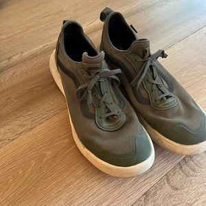 Green and Black Vans Ultrarange